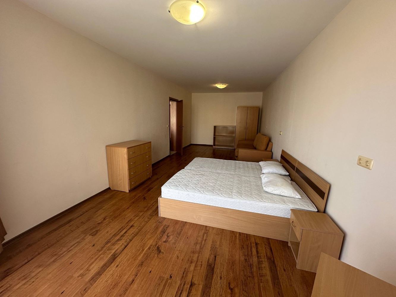 Mořský luxus v první linii – prostorný apartmán se dvěma ložnicemi a výhledem na moře v Aheloy