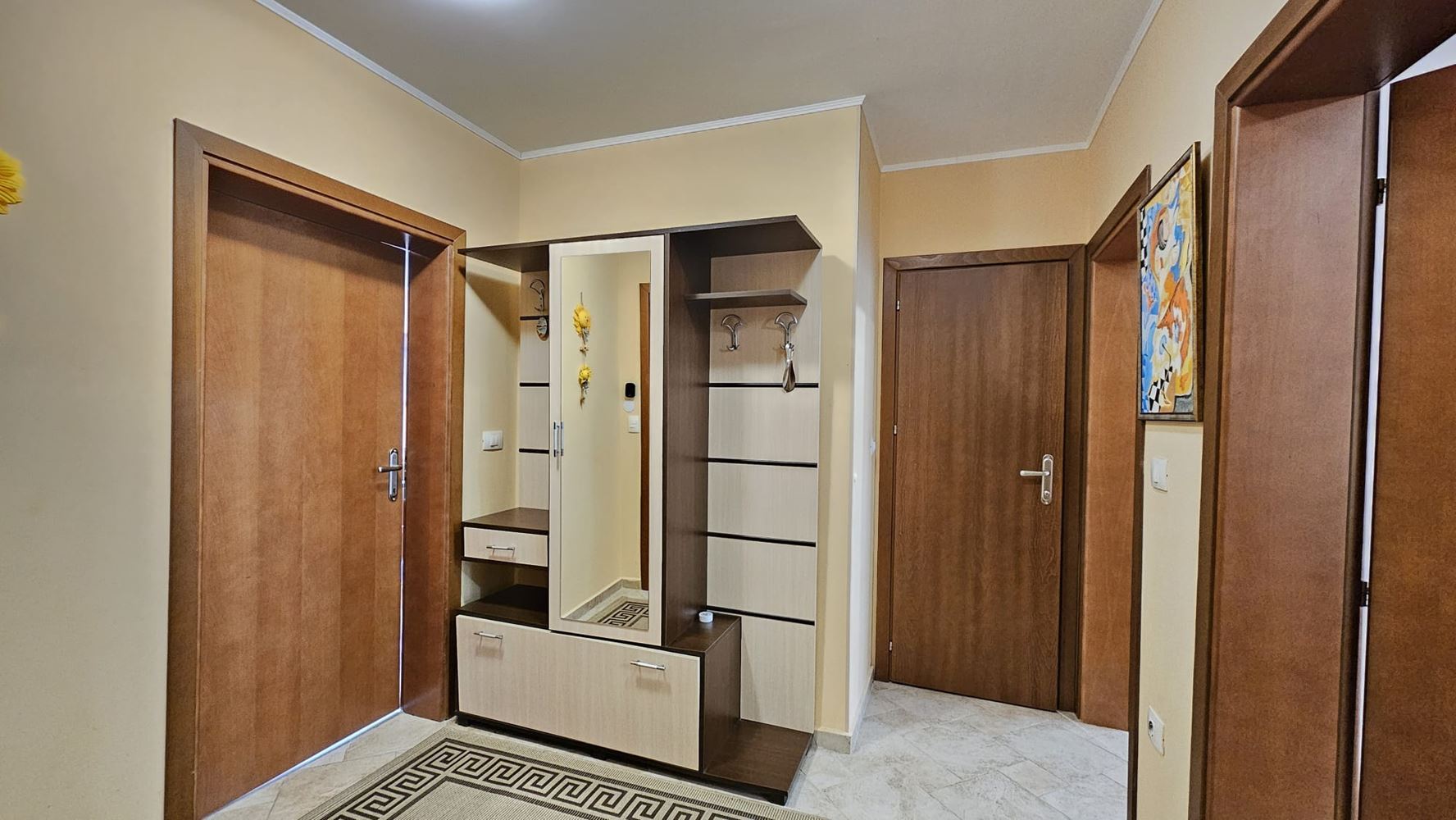 Prostorný apartmán se dvěma ložnicemi na první linii u moře se soukromou pláží ve Sveti Vlas