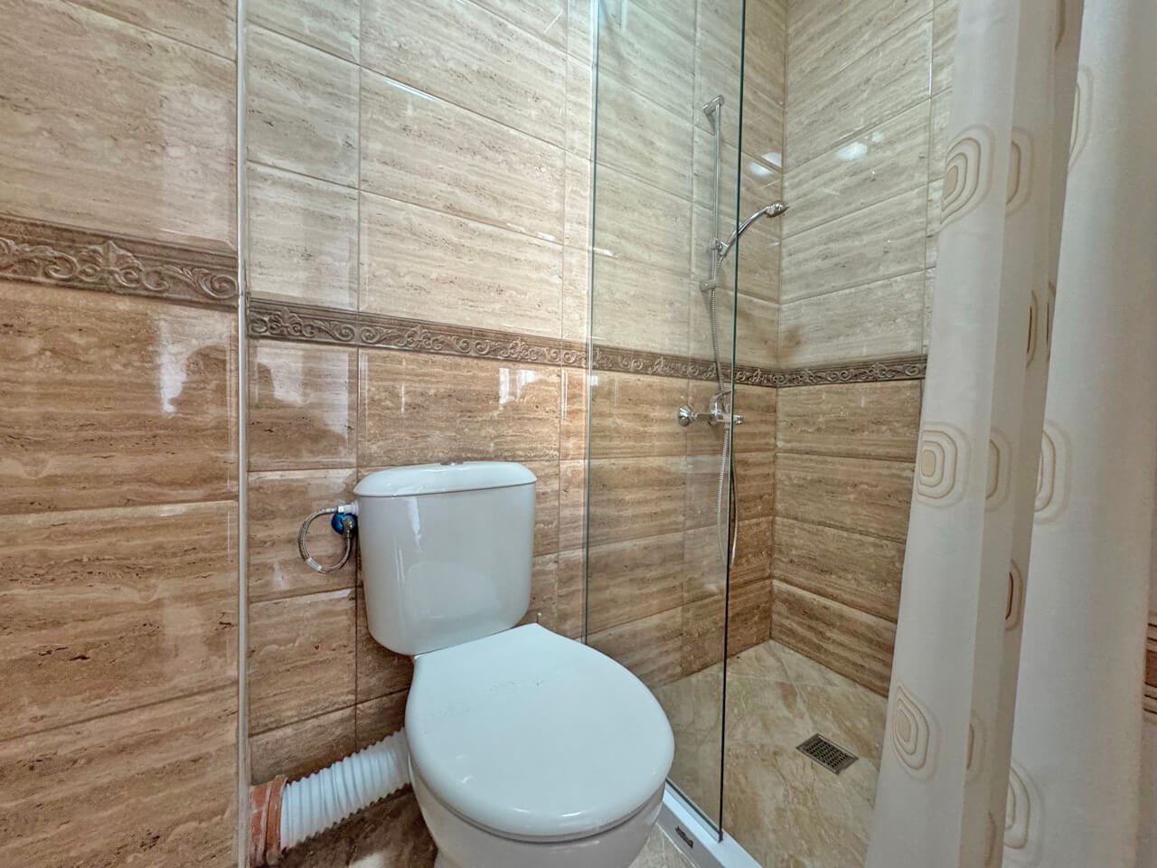 Světlé studio v luxusním komplexu – skvělý komfort u bazénu