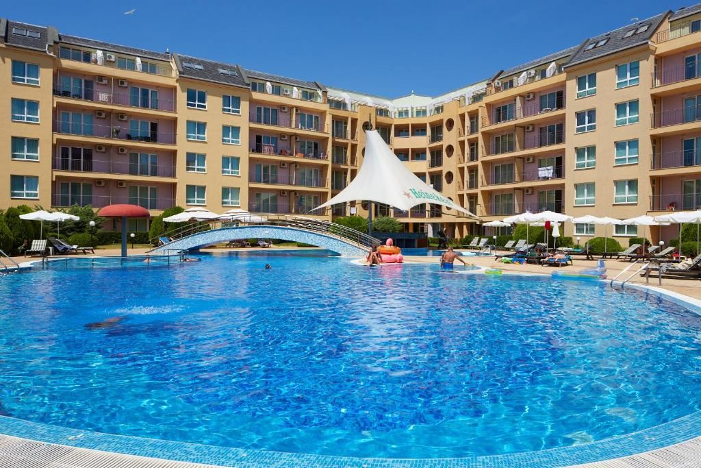 Apartmán s jednou ložnicí a panoramatickým výhledem v srdci Slunečného pobřeží
