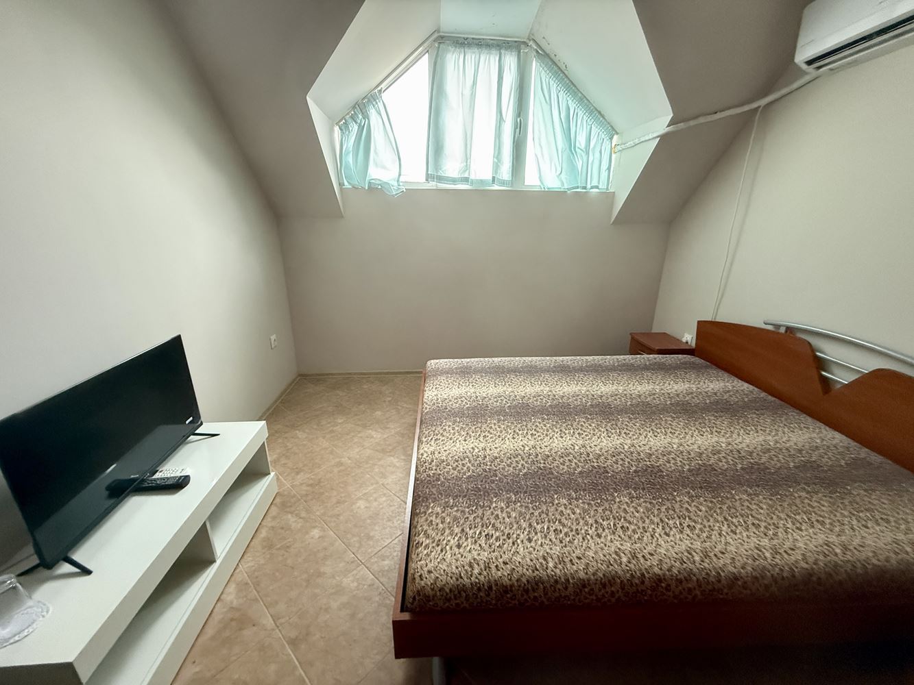 Kompaktní a funkční studio v Ravdě – připravené k nastěhování