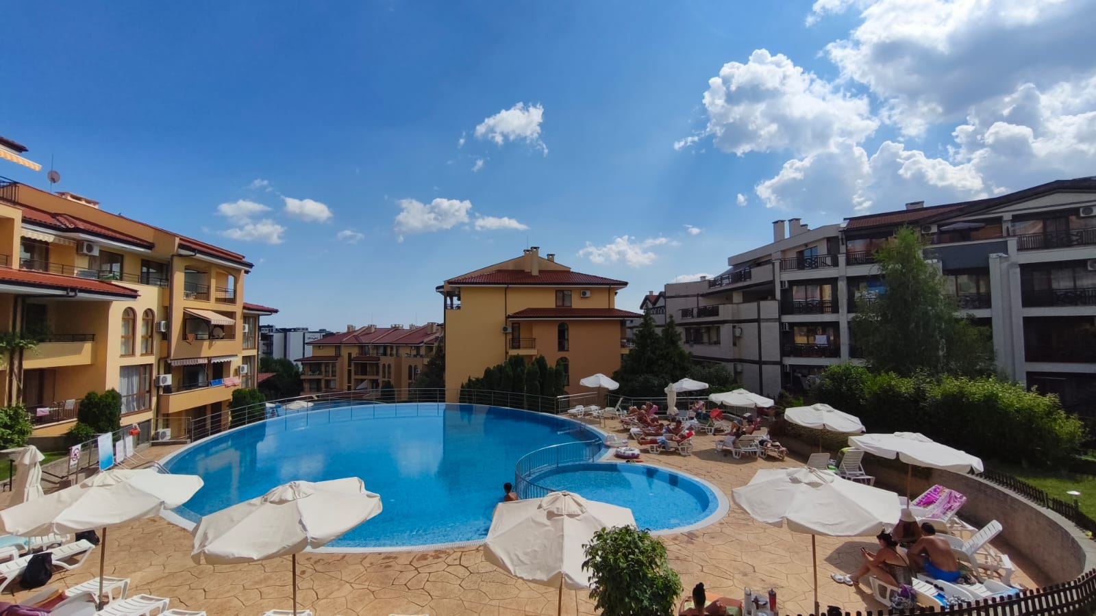 Prostorný apartmán se dvěma ložnicemi a výhledem na moře ve Sveti Vlas, 200 metrů od pláže