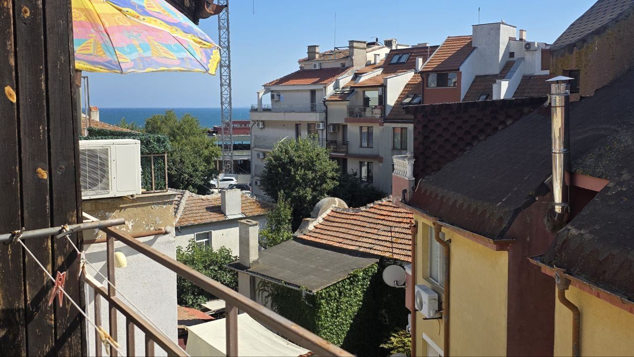 Dvoupodlažní apartmán s výhledem na moře v Pomorie – bez poplatku za údržbu