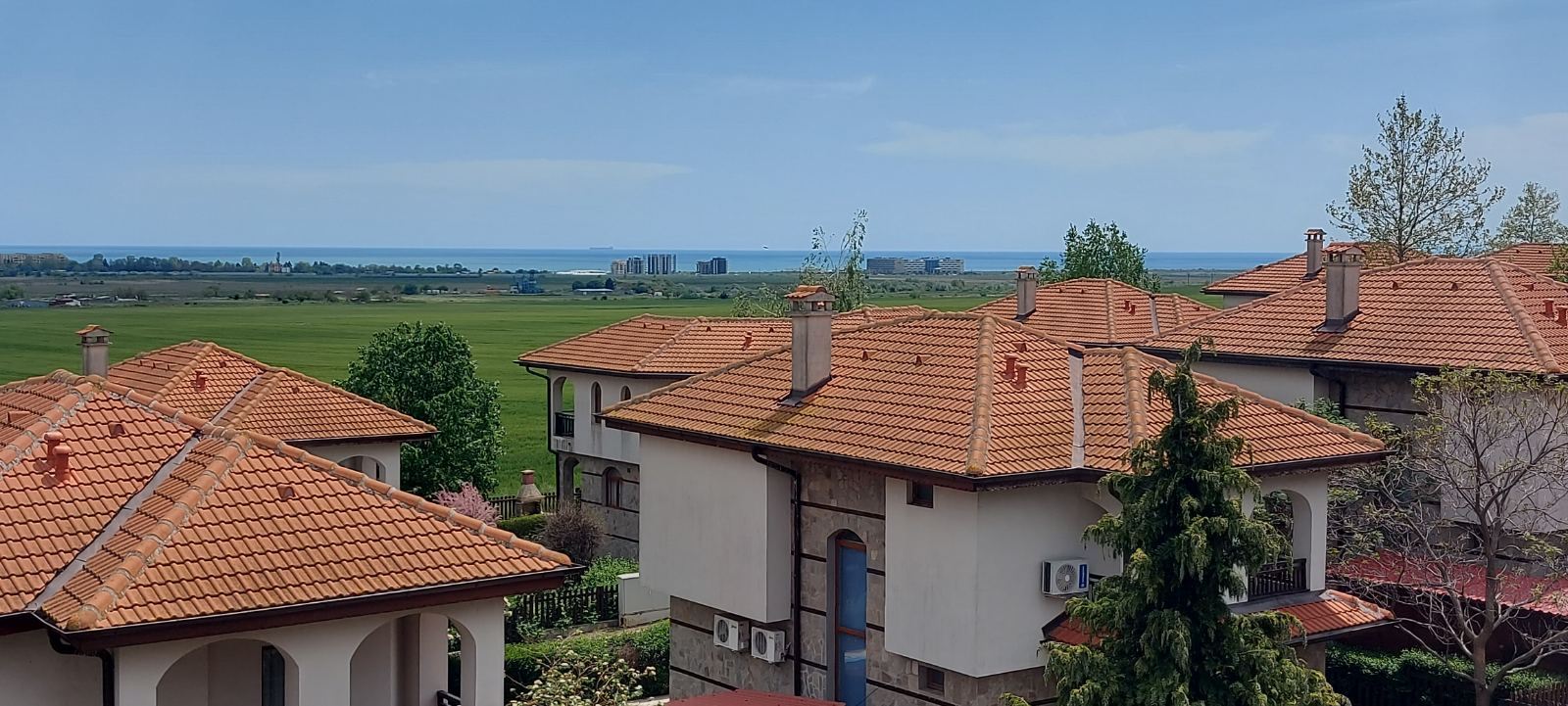 2+kk apartmán s panoramatickým výhledem na moře v Aheloy – komfort, prostor a klid