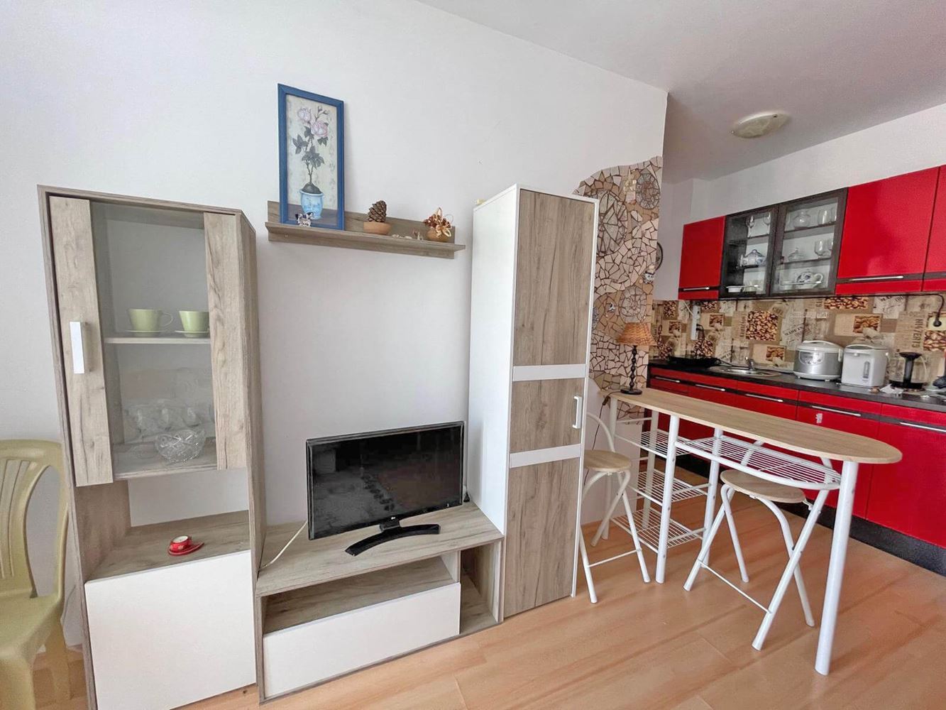 Apartmán s jednou ložnicí a výhledem na bazén v Slunečném pobřeží v komplexu s bohatou infrastrukturou