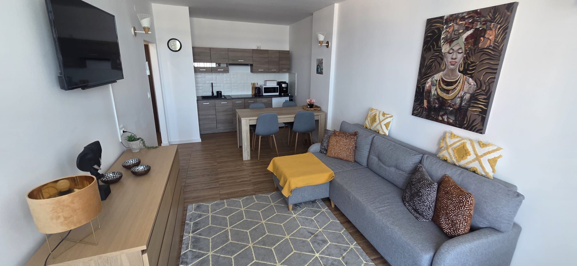 Apartmán s jednou ložnicí 100 m od pláže v Slunečném pobřeží – zařízený a připravený k nastěhování