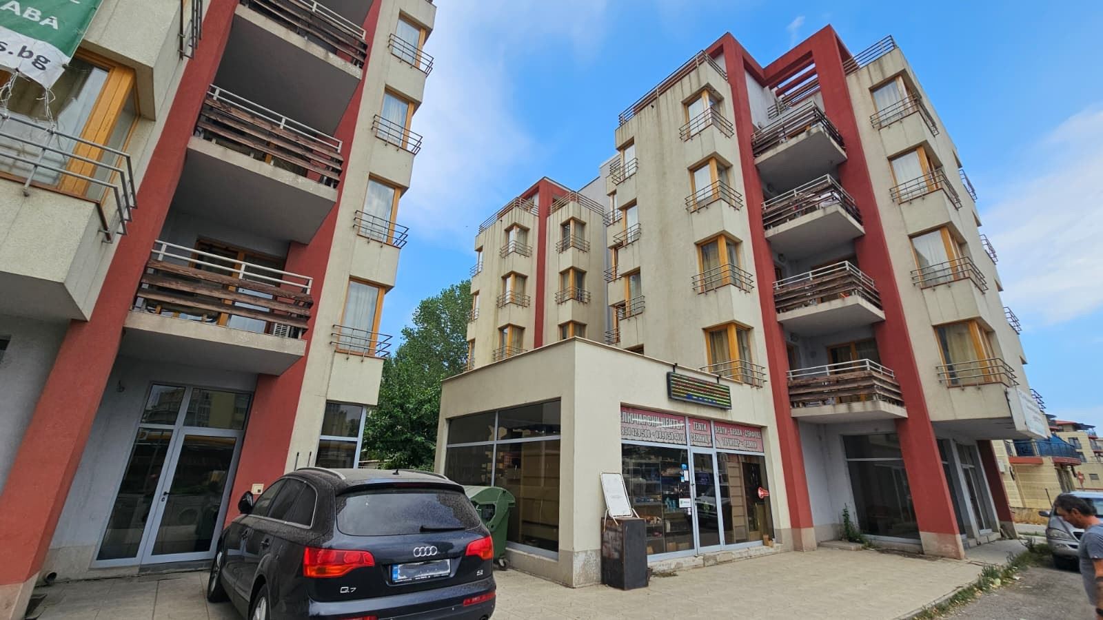 Apartmán se dvěma ložnicemi bez poplatku za údržbu, přímo u supermarketu