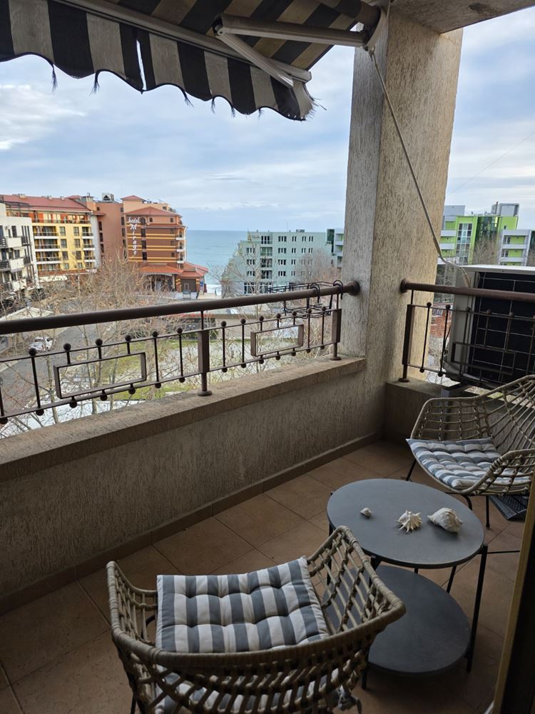 Nesebar: luxusní byt se dvěma ložnicemi a panoramatickým výhledem na moře – 183 m² prostoru, pohodlí a stylu