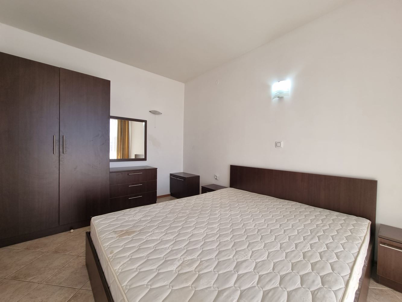 Prostorný apartmán s jednou ložnicí 200 metrů od pláže na Slunečném pobřeží
