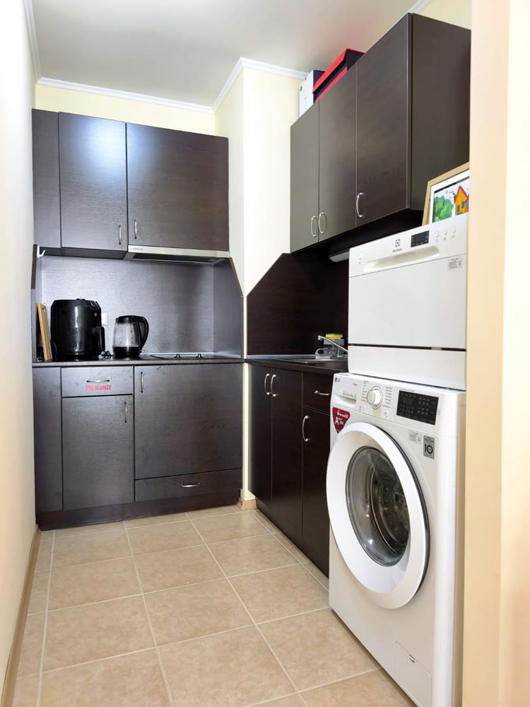 Luxusní apartmán s jednou ložnicí v první linii u moře v Pomorie – uprostřed zeleně a vodních atrakcí