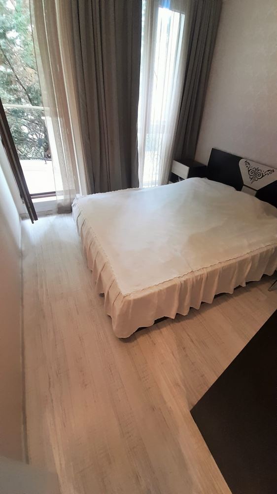 Apartmán s jednou ložnicí v prestižním komplexu v Slunečném pobřeží – komfort, vybavení a vynikající investice u moře