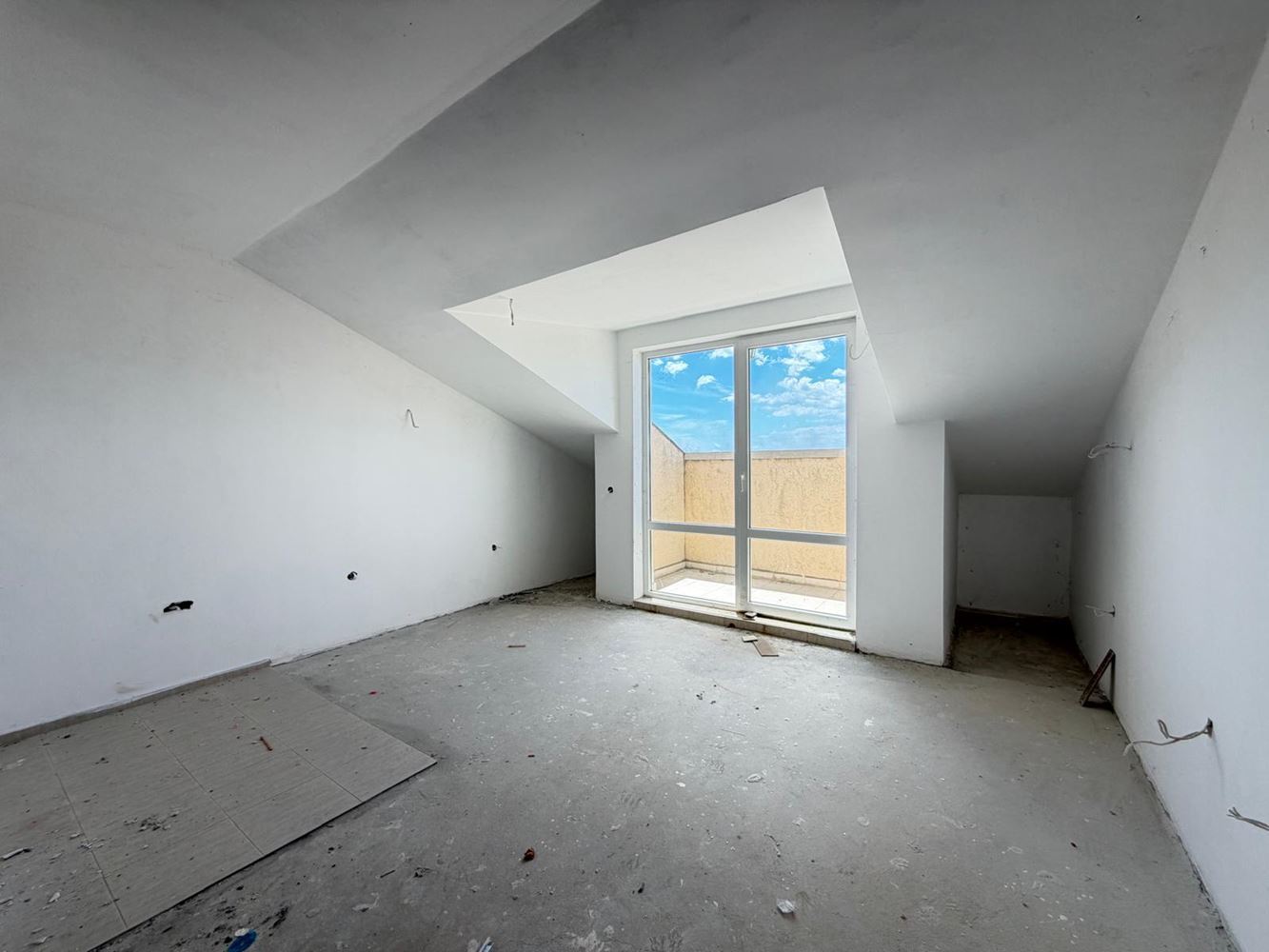 Nový apartmán s jednou ložnicí bez poplatku za údržbu v klidné oblasti u Slunečného pobřeží