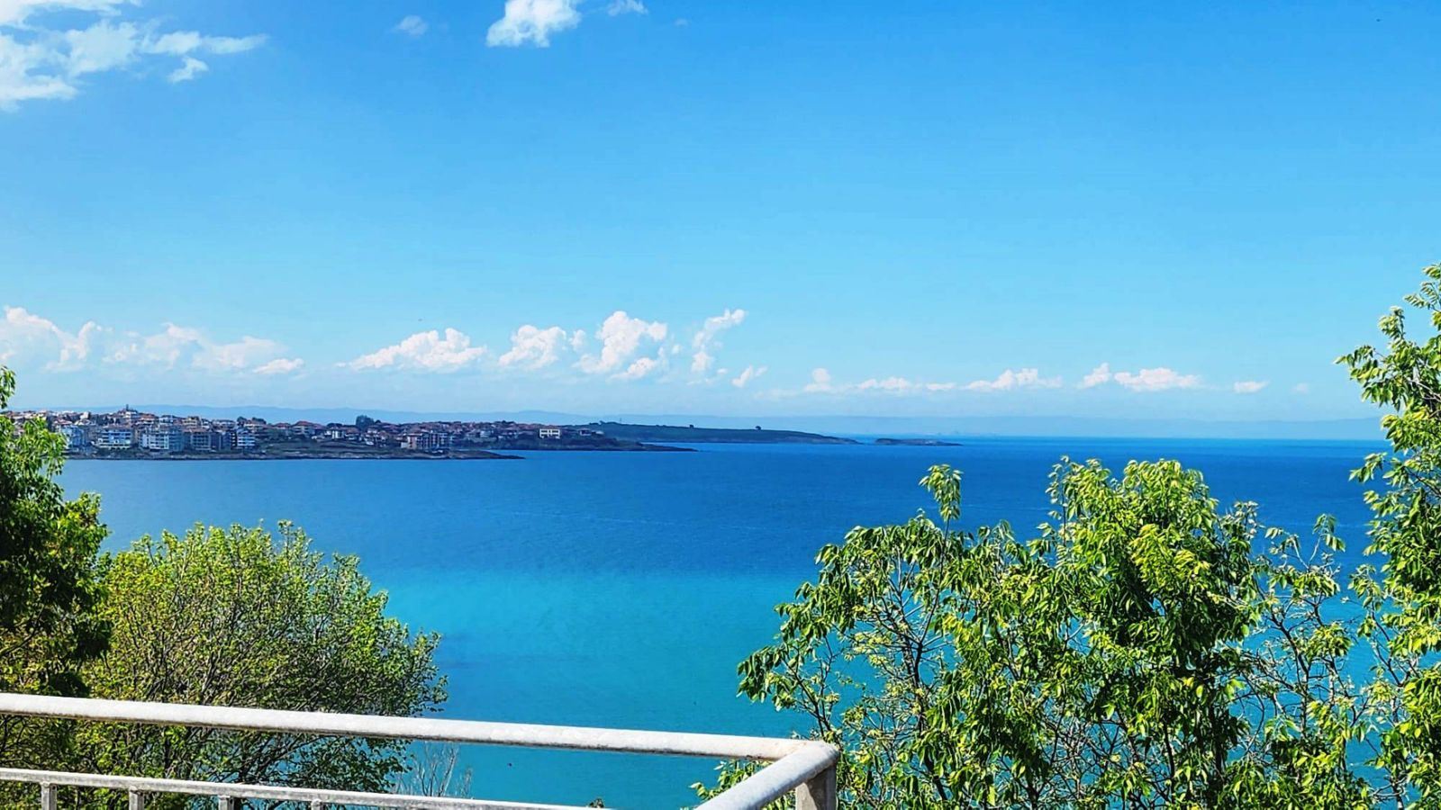 Mezonet v první linii u moře v Sozopolu s panoramatickými výhledy a butikovou lokalitou