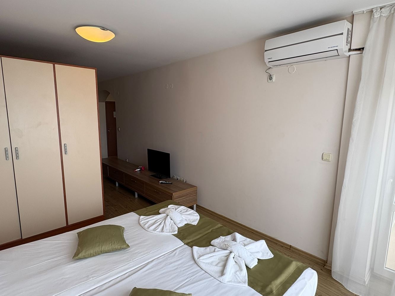 Apartmán s jednou ložnicí 300 m od moře ve Slunečném pobřeží – vynikající investice u moře