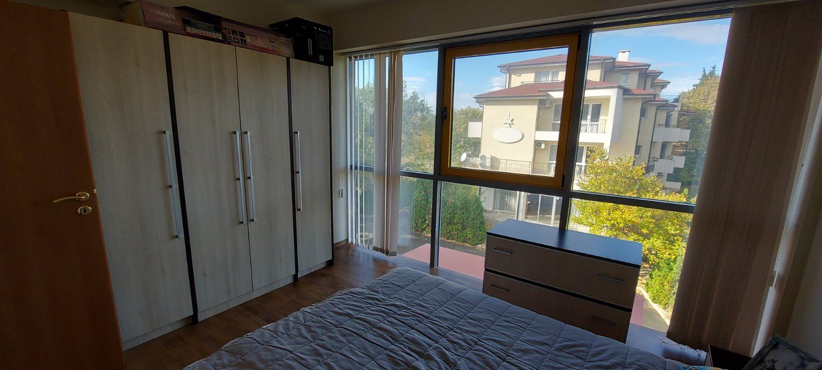 Ravda – apartmán se dvěma ložnicemi a dvěma koupelnami bez poplatku za údržbu
