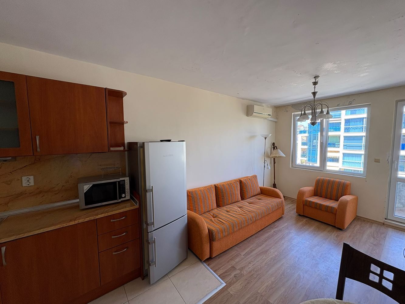 Pomorie 300 m od moře – zařízený apartmán s jednou ložnicí v komplexu s bazénem