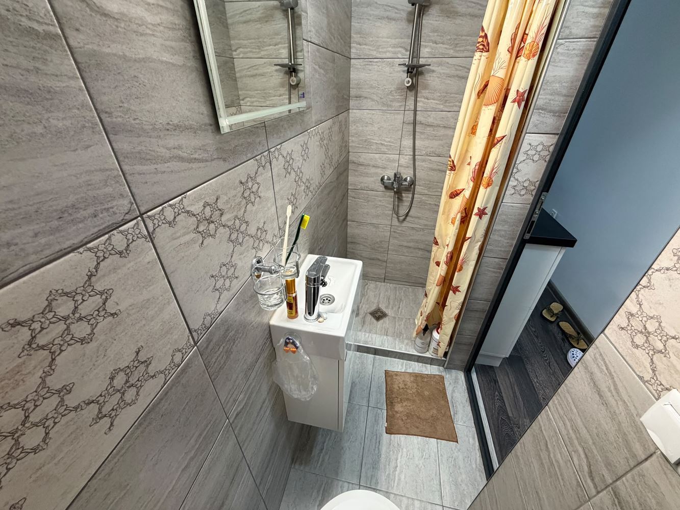 Kompaktní studio ve Sveti Vlas – 500 m od pláže, komplex s bazénem a parkováním
