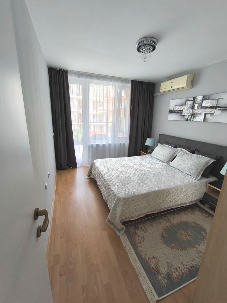 Luxusní apartmán s jednou ložnicí v první linii u moře ve Svetém Vlasu