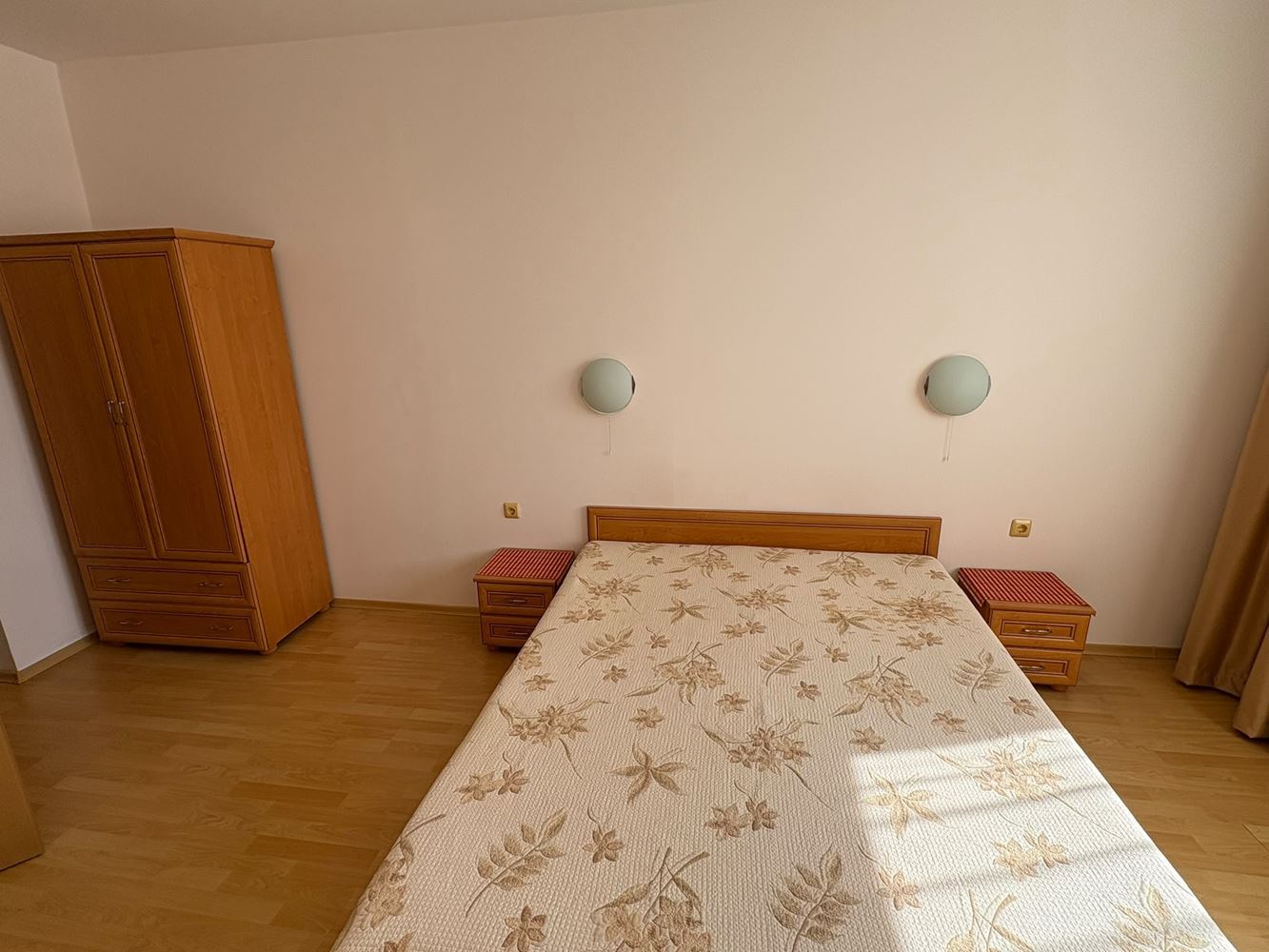 Apartmán s jednou ložnicí ve Slunečném pobřeží – komfort v komplexu s bazény a vodními skluzavkami