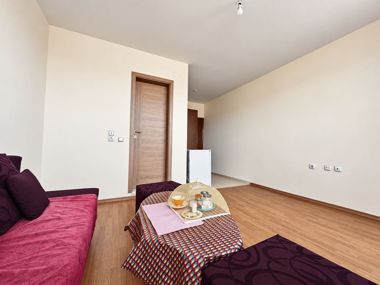 Světlé a prostorné panoramatické studio v oblíbeném komplexu ve Slunečném pobřeží