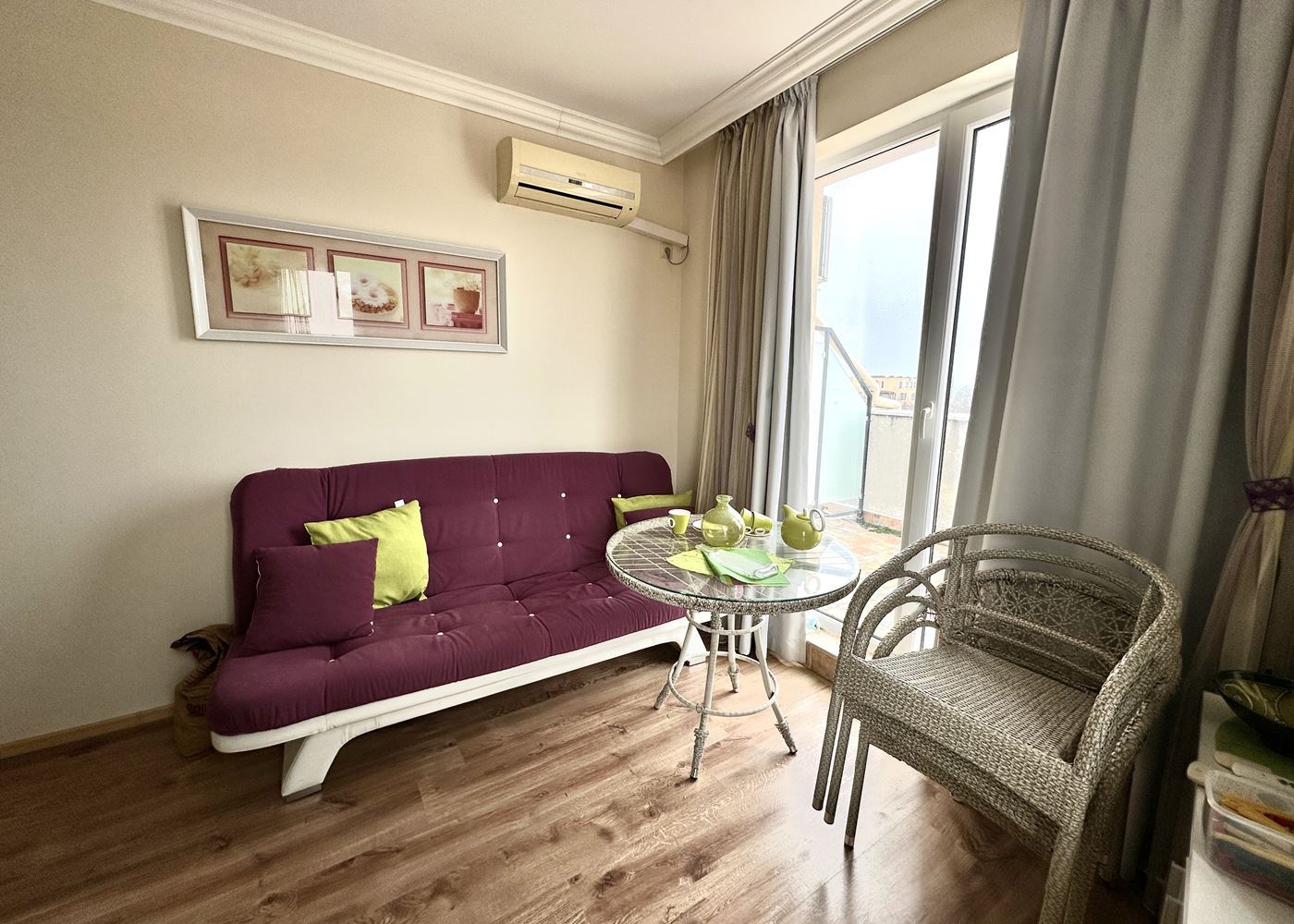 Prostorný apartmán se dvěma ložnicemi a panoramatickým výhledem na moře v Ravdě