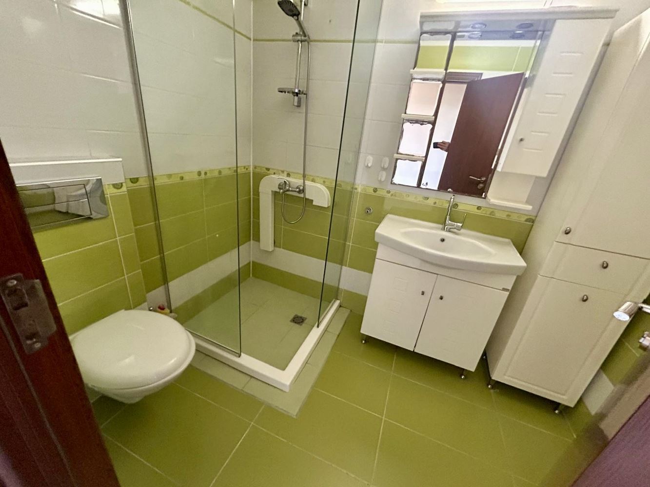 Prostorný apartmán se dvěma ložnicemi v Nesebaru – dvě terasy a možnost třetí ložnice