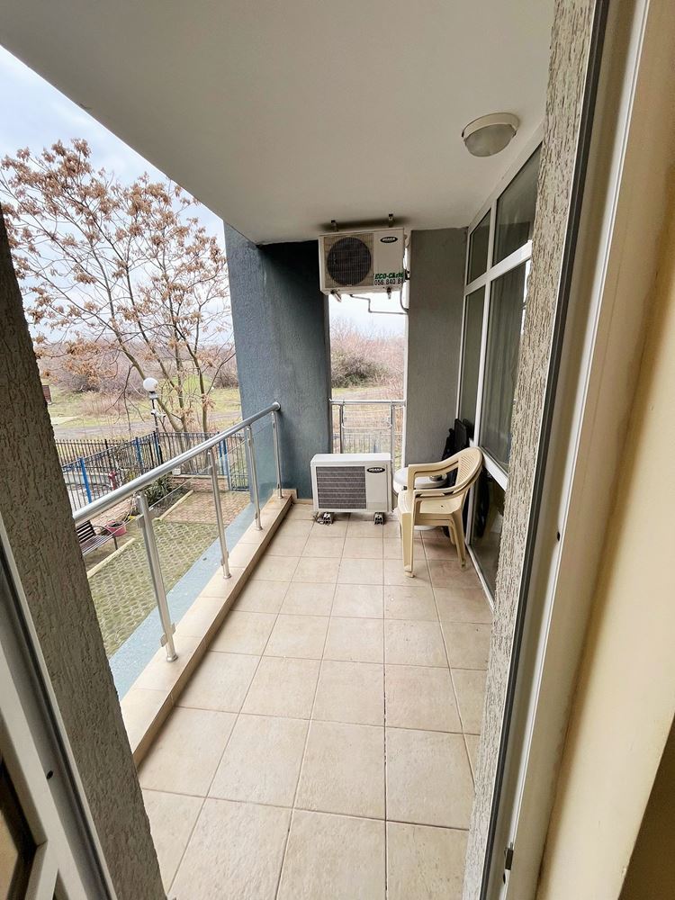 Slunný a prostorný 2pokojový apartmán v Slunečném pobřeží – plně zařízený s vynikajícím zázemím v komplexu