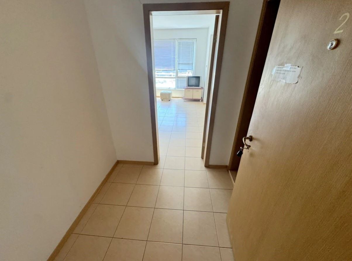 Apartmán s jednou ložnicí 300 metrů od pláže v Slunečném pobřeží – skvělá příležitost k rekonstrukci a investici