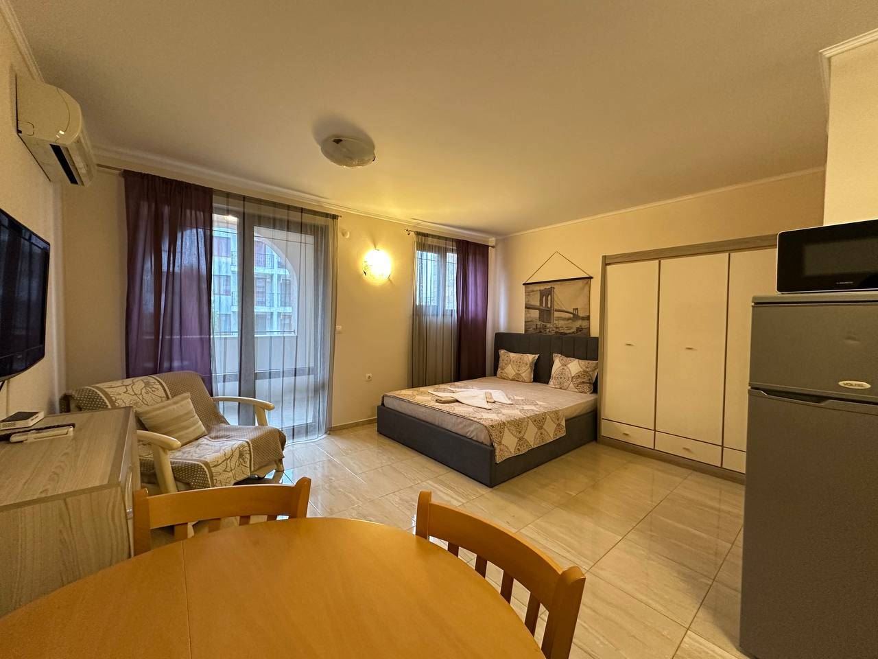 Luxusní apartmán v Nesebaru – vytříbený styl, resortní komfort a vybavení pro celoroční bydlení