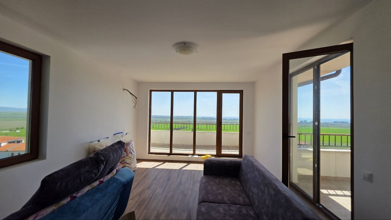 Prostorný apartmán s výhledem na moře v Acheloji – klid, zeleň a luxusní vybavení