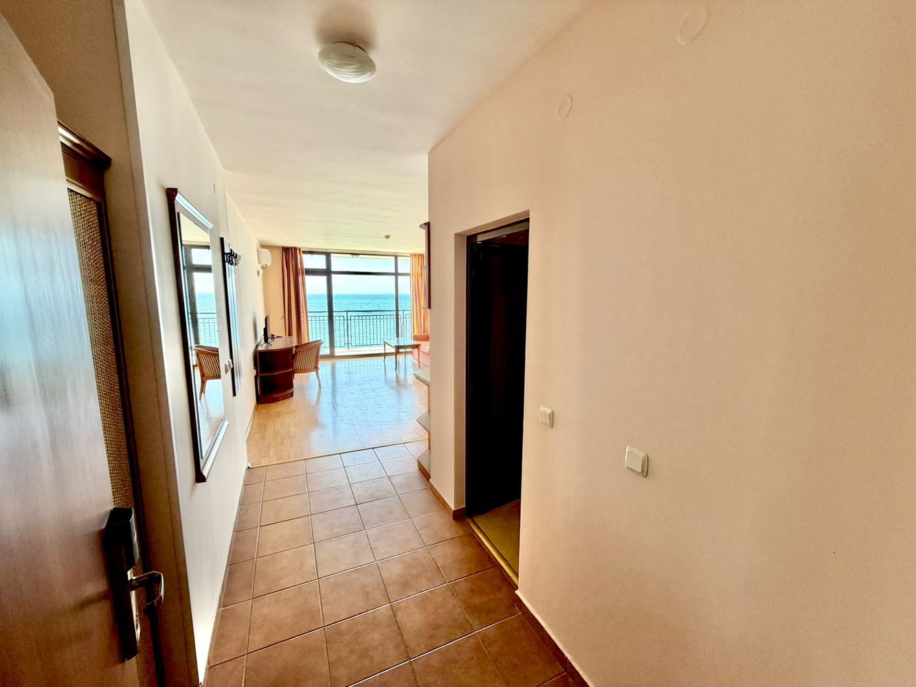Apartmán s jednou ložnicí s panoramatickým výhledem na moře v první linii u moře ve Svatém Vlasu