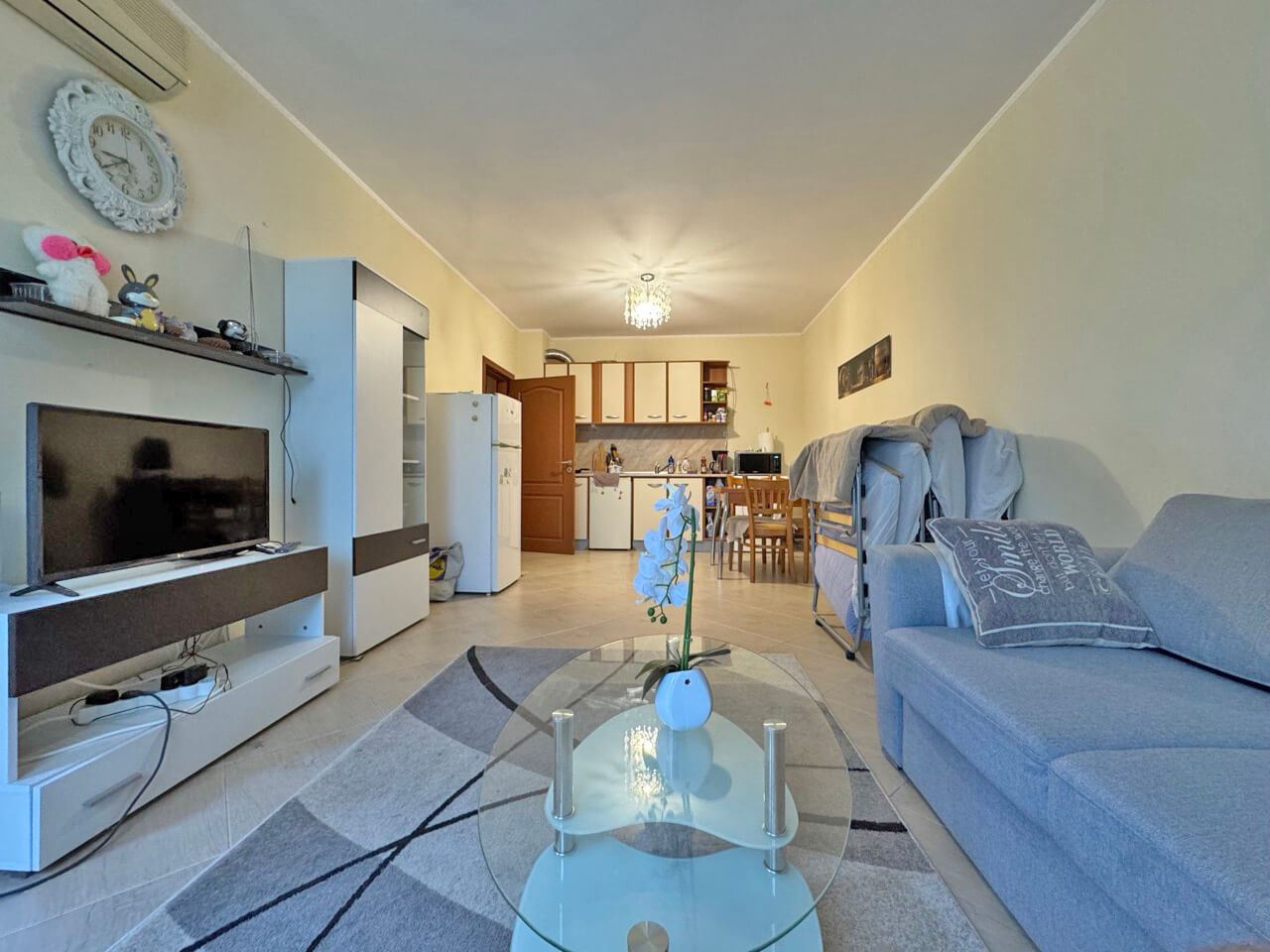 Klid a pohodlí v Sunny Beach – zařízený apartmán s jednou ložnicí a nízkým poplatkem za údržbu