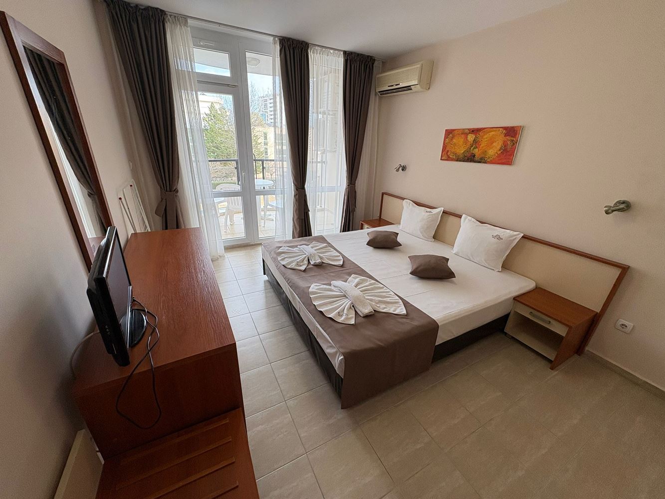  Apartmán se dvěma ložnicemi 300 metrů od pláže v centru Slunečného pobřeží