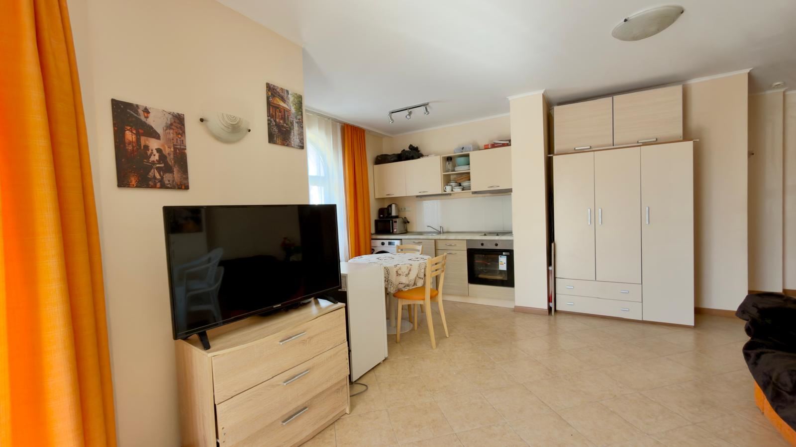 Prostorný apartmán se dvěma ložnicemi v luxusním komplexu v Slunečném pobřeží