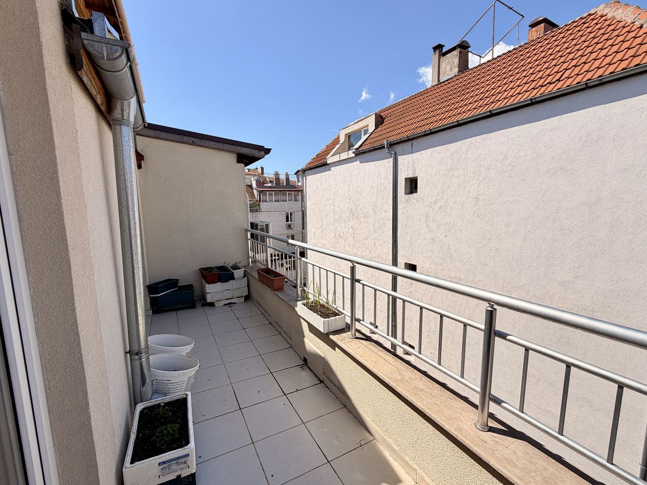 Prostorný apartmán s jednou ložnicí ve výborné lokalitě v čtvrti Černo More, Nesebar