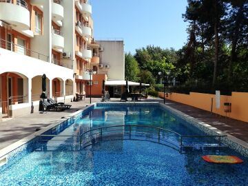 Prostorný a moderní byt s jednou ložnicí se všemi vybaveními v Pomorie