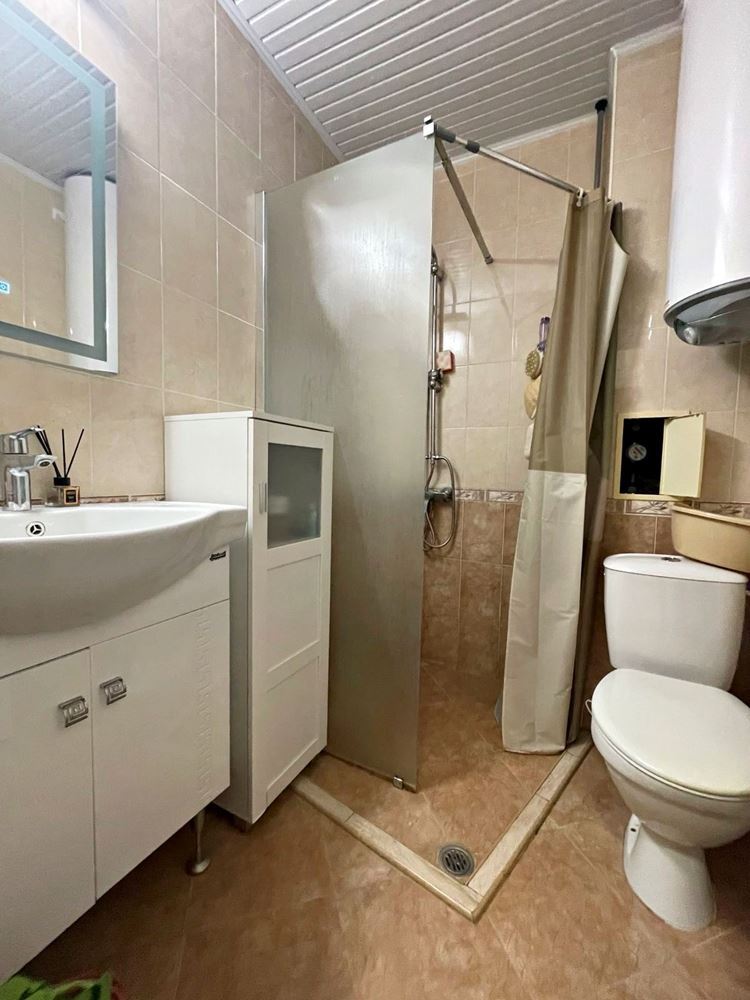 Moderní apartmán se dvěma ložnicemi na Slunečném pobřeží – komfort, lokalita a skvělá infrastruktura