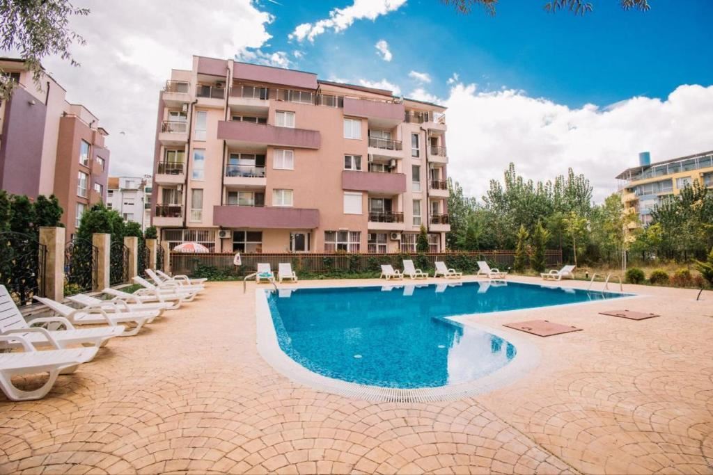 Útulný apartmán s jednou ložnicí v centrální části Slunečného pobřeží – vynikající volba pro dovolenou a investici