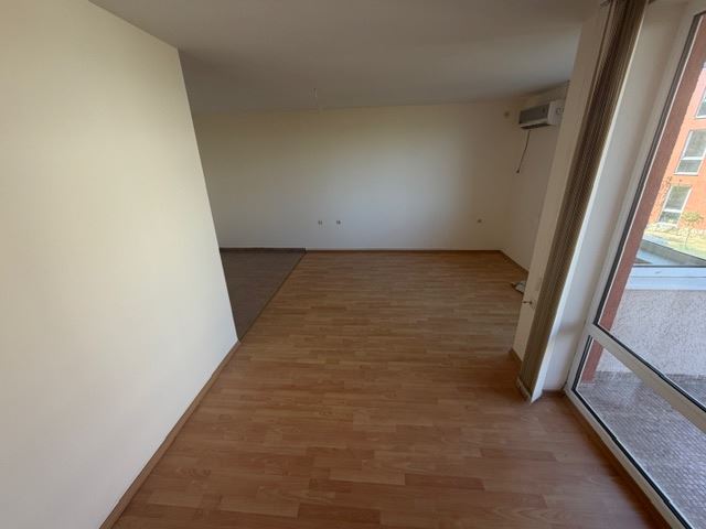  Prostorný byt s jednou ložnicí v zelené oáze ve Slunečném pobřeží – ideální pro dovolenou i investici