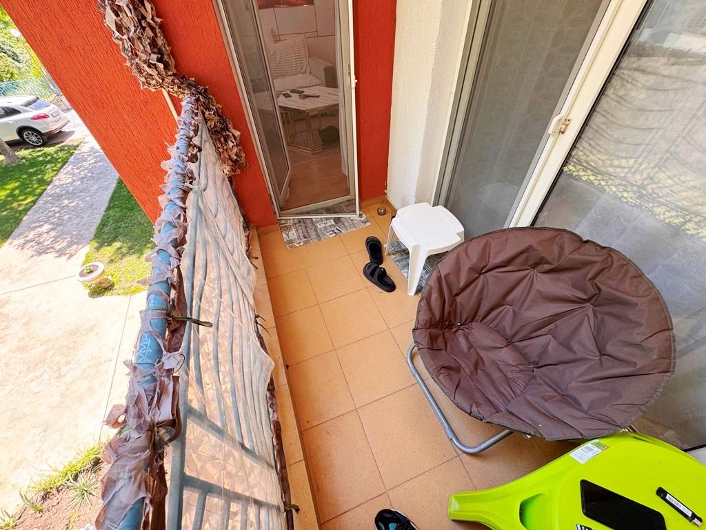 Stylový plně zařízený třípokojový apartmán ve Slunečném pobřeží v komplexu s výborným vybavením