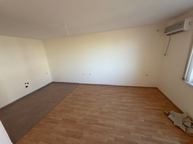  Prostorný byt s jednou ložnicí v zelené oáze ve Slunečném pobřeží – ideální pro dovolenou i investici