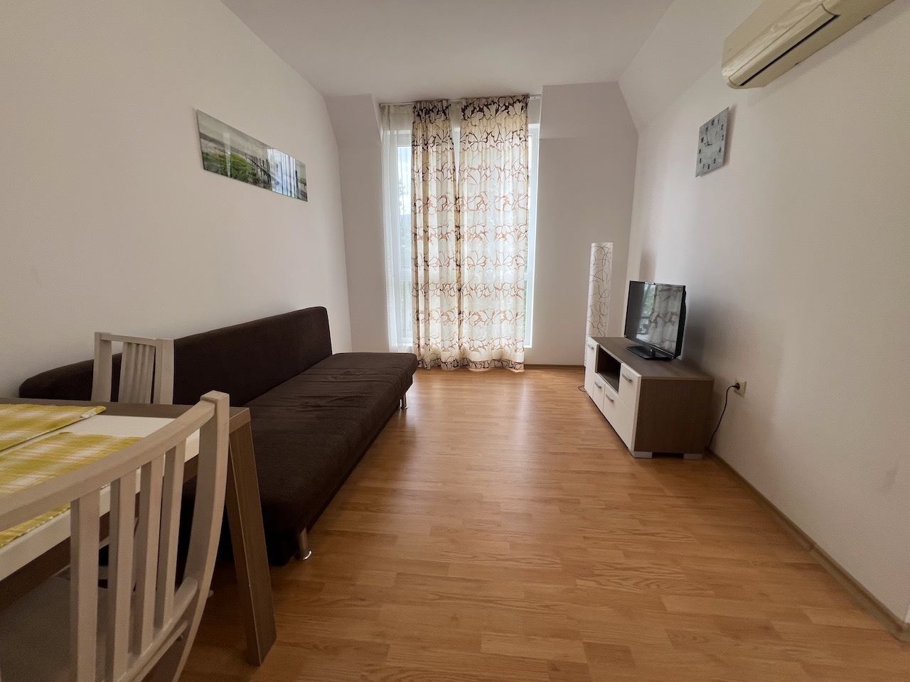 Apartmán s jednou ložnicí v Slunečném pobřeží – připravený k užívání a pronájmu