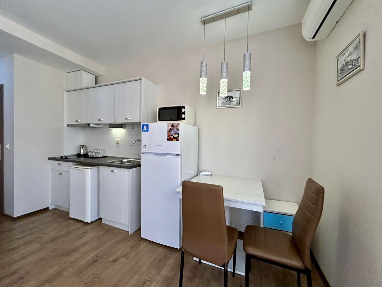 Útulný 2+kk apartmán s výhledem na bazén a zeleň v skvělém komplexu ve Slunečném pobřeží