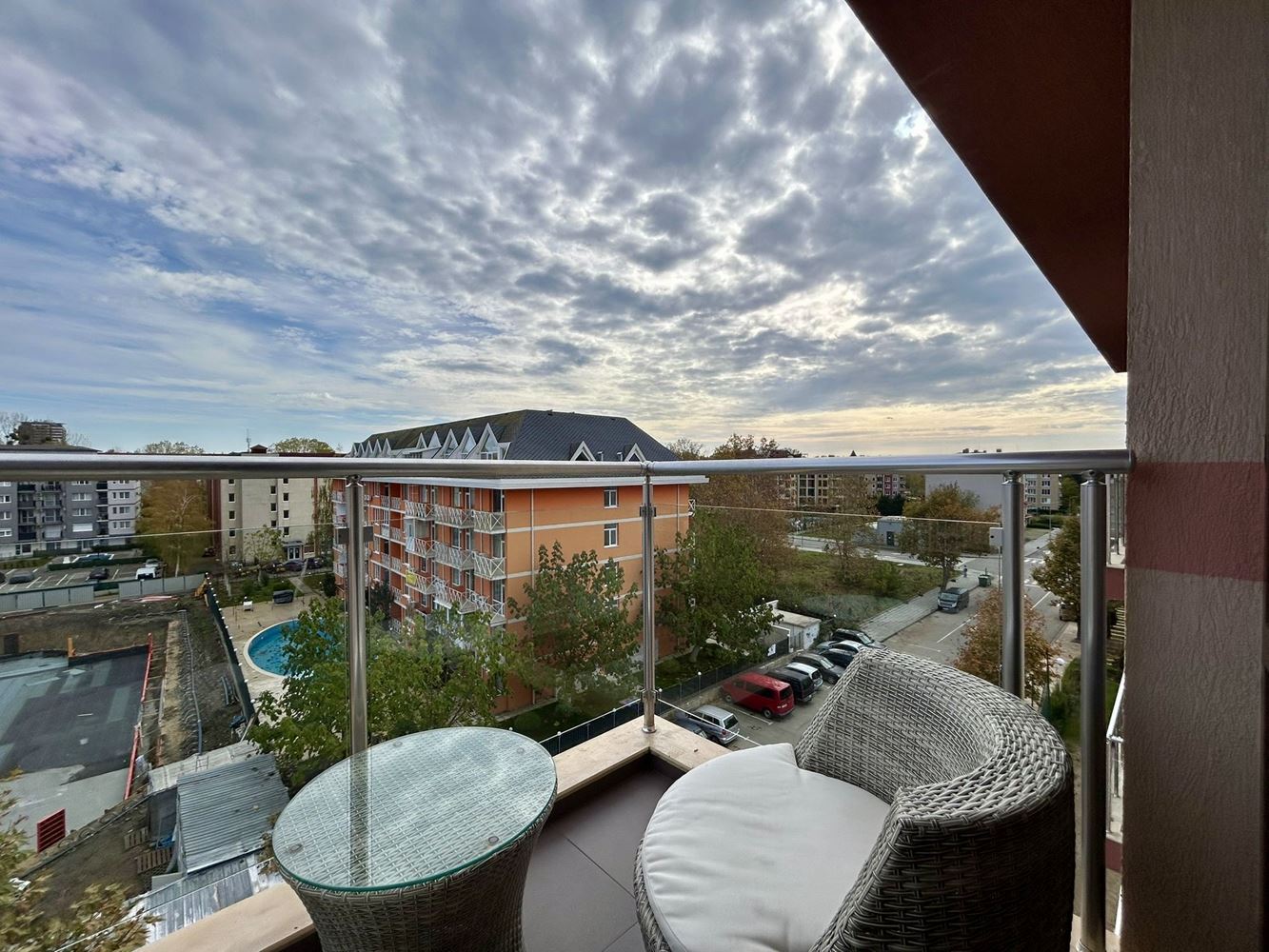 Moderní studio v prestižním komplexu na Slunečném pobřeží – ideální pro investici i komfortní bydlení