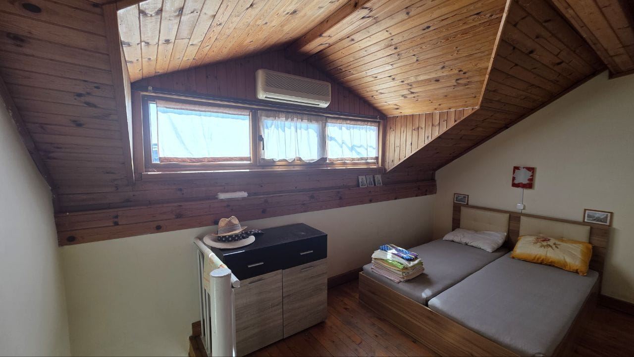 Dvoupodlažní apartmán s výhledem na moře v Pomorie – bez poplatku za údržbu
