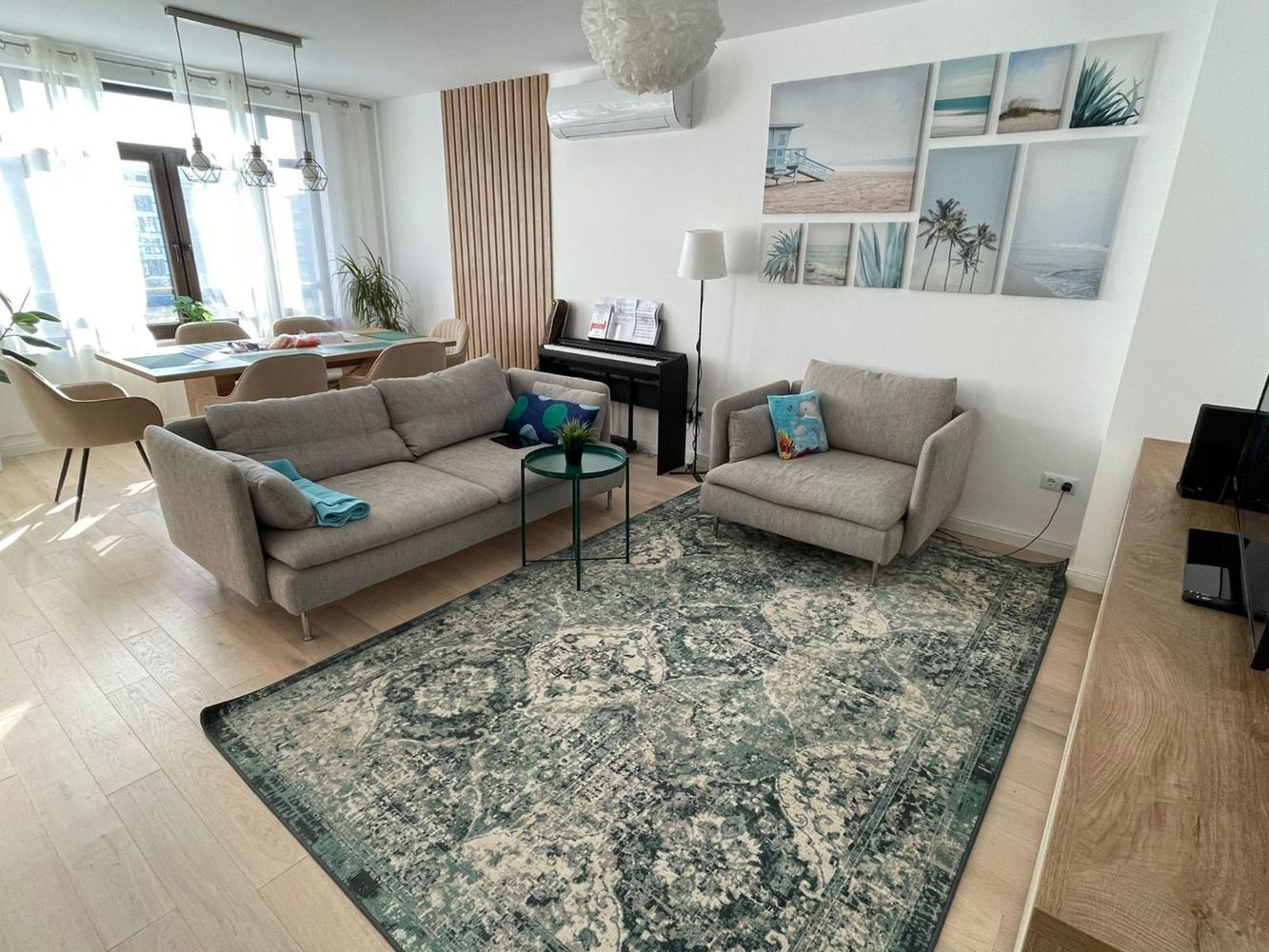 Prostorný pětipokojový apartmán s výhledem na moře v Pomorie – komfort, styl a funkčnost pro velkou rodinu