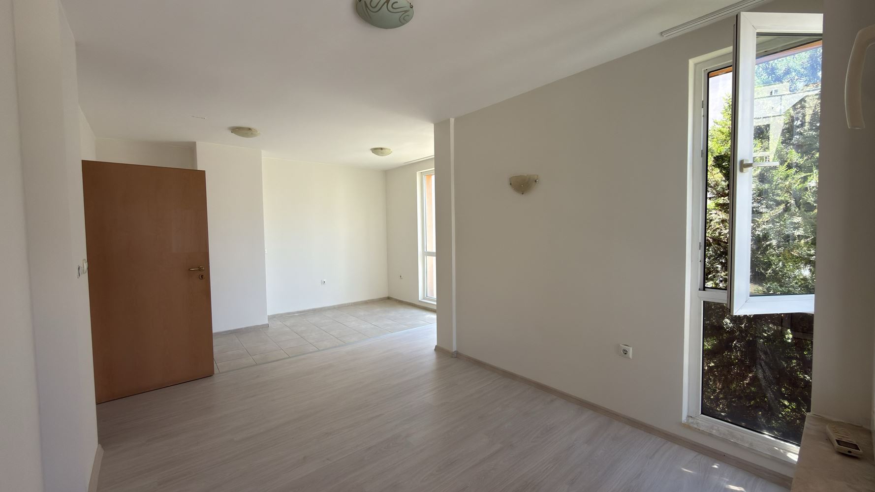 Apartmán s jednou ložnicí 400 m od moře ve Slunečném pobřeží – vynikající investice a skvělé místo pro dovolenou