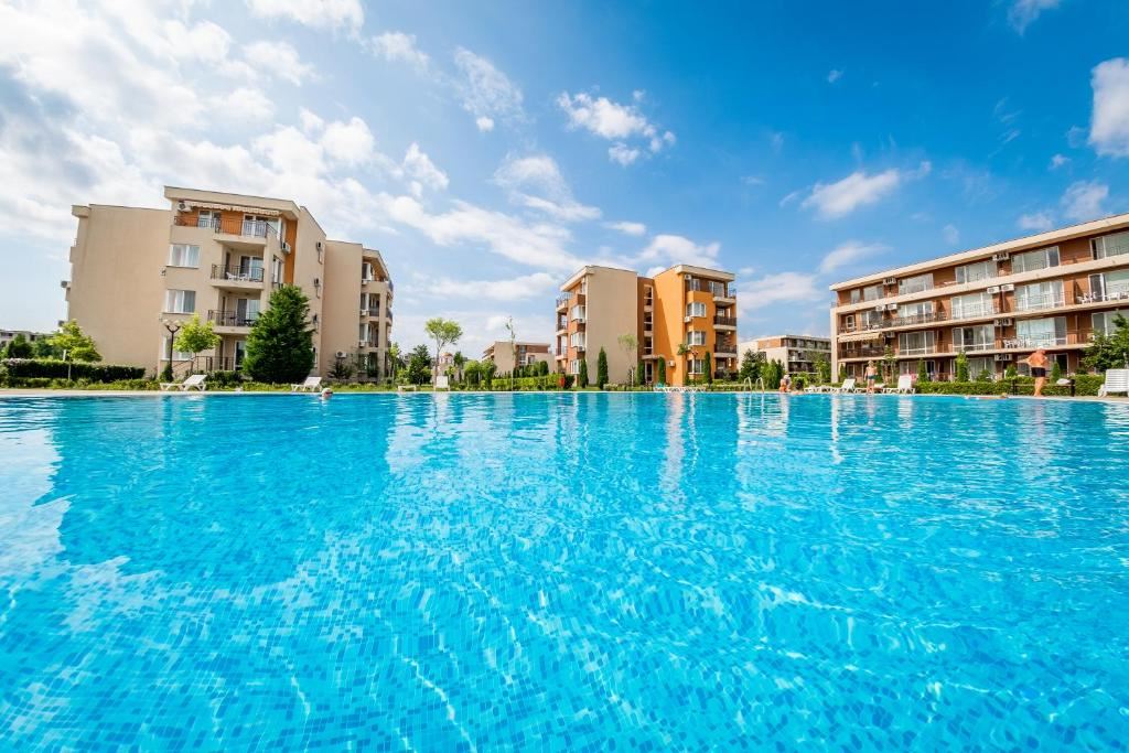 Jedno-ložnicový apartmán v Sunny Beach – útulnost, klid a zelené prostředí v krásném komplexu
