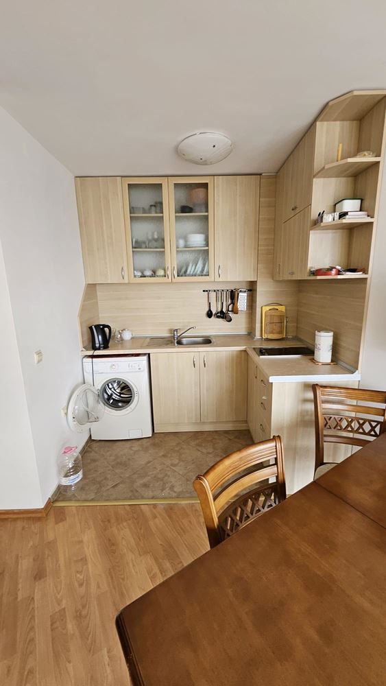 Třípokojový apartmán s výhledem na moře 50 metrů od pláže v Byale – bez poplatku za údržbu
