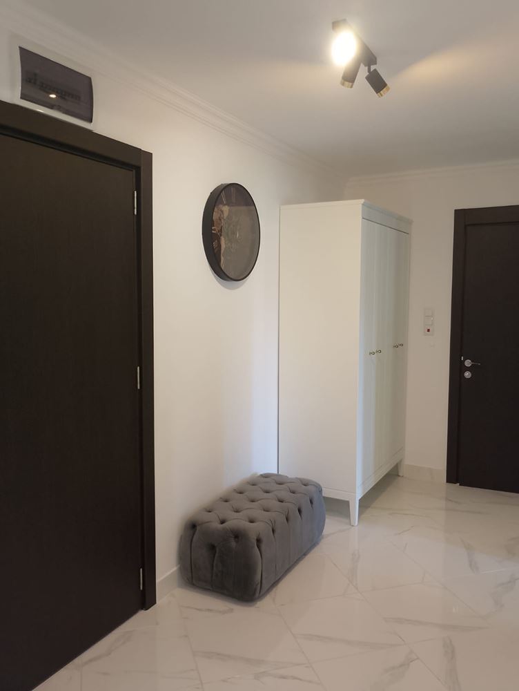 Luxusní třípokojový byt v prestižním komplexu se zelení a bazény ve městě Sveti Vlas